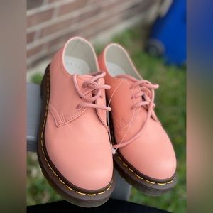 WOMEN'S VIRGINIA LEATHER OXFORD SHOES Dr martens